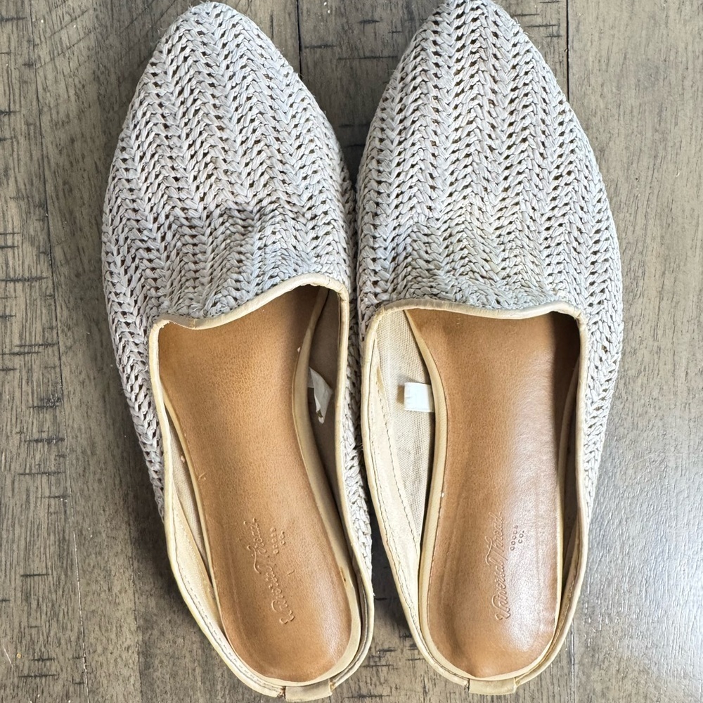 Universal Thread Cream Mules with Textured Knit Pattern - Picture 8 of 8